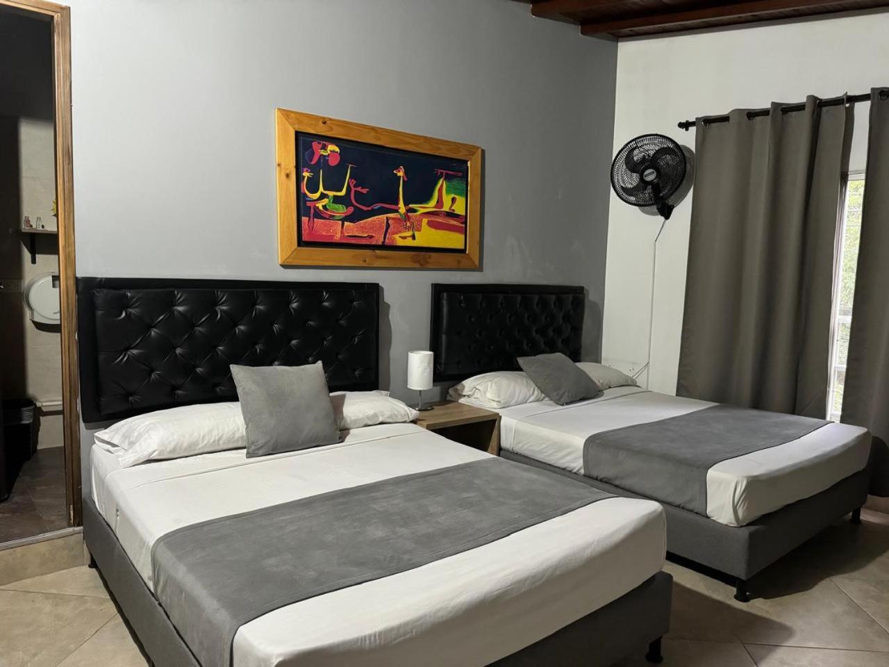 Gemas San Joaquin 1 Hotel Medellín Kültér fotó