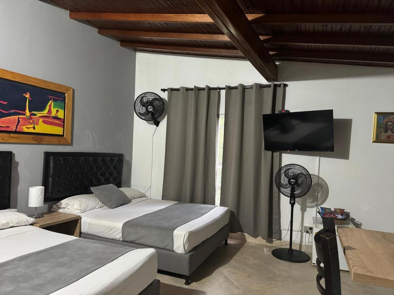 Gemas San Joaquin 1 Hotel Medellín Kültér fotó