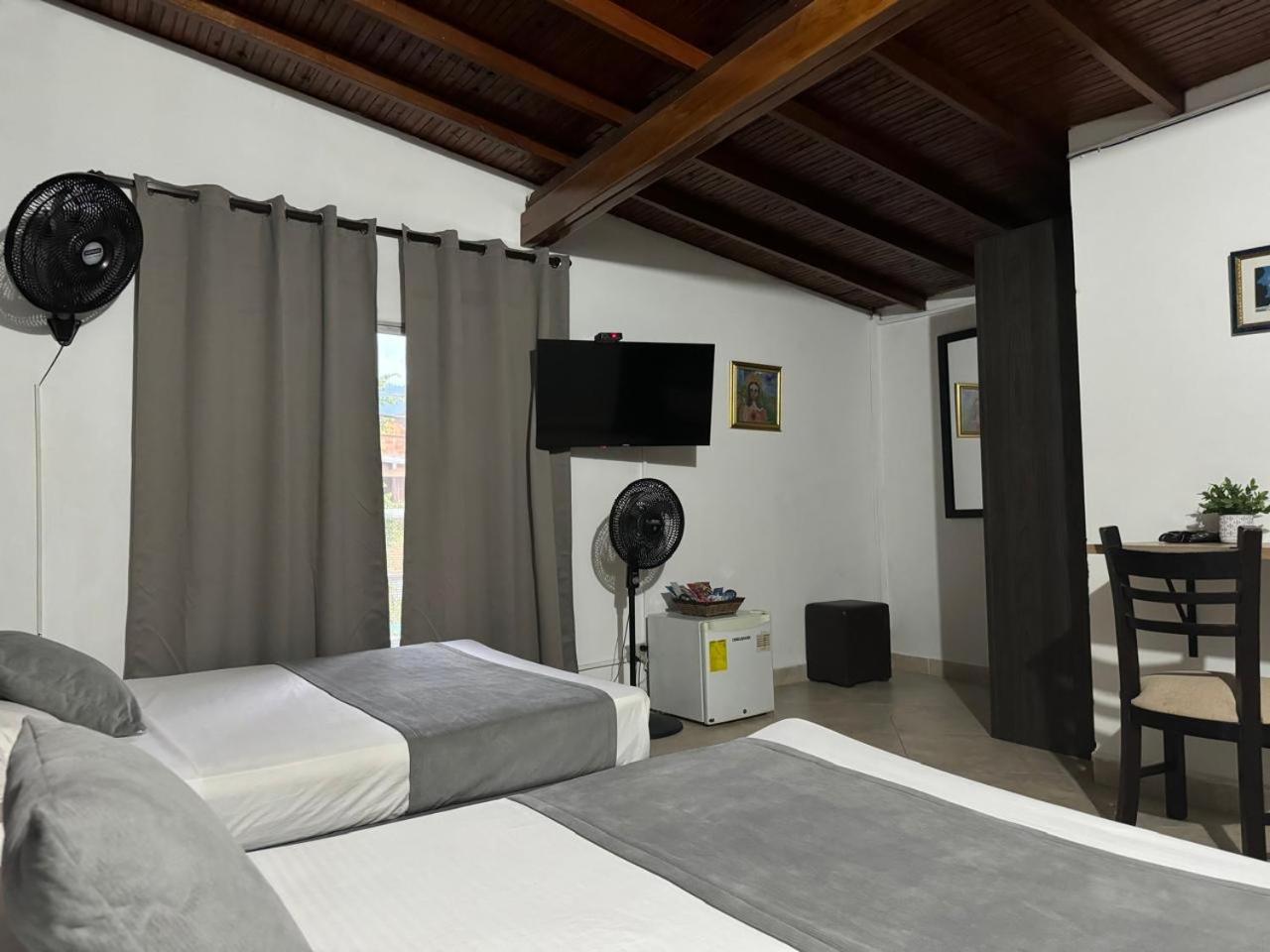 Gemas San Joaquin 1 Hotel Medellín Kültér fotó
