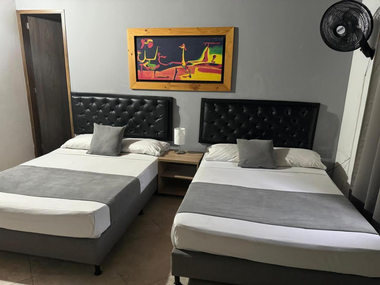 Gemas San Joaquin 1 Hotel Medellín Kültér fotó