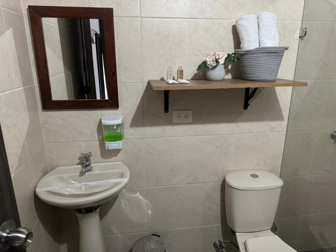 Gemas San Joaquin 1 Hotel Medellín Kültér fotó