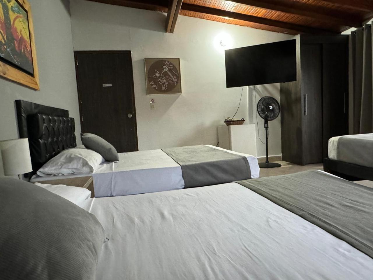Gemas San Joaquin 1 Hotel Medellín Kültér fotó